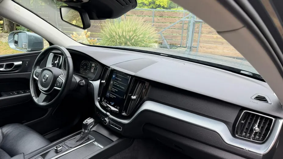 VOLVO XC60 -