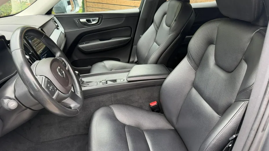 VOLVO XC60 -