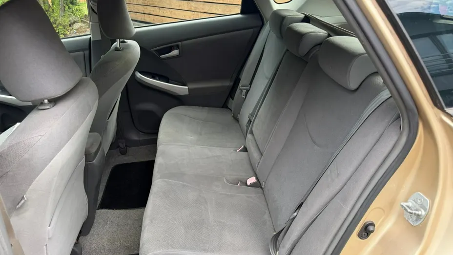 TOYOTA Prius -