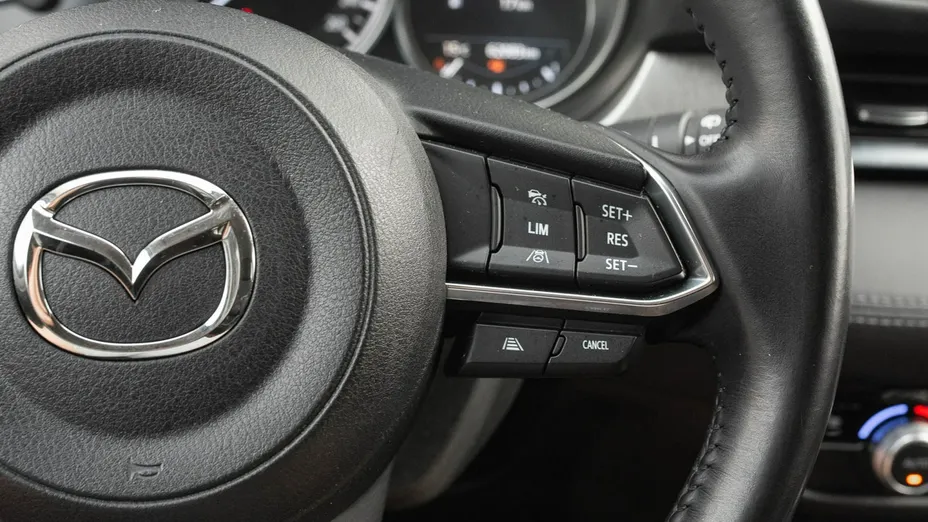 MAZDA 6 -