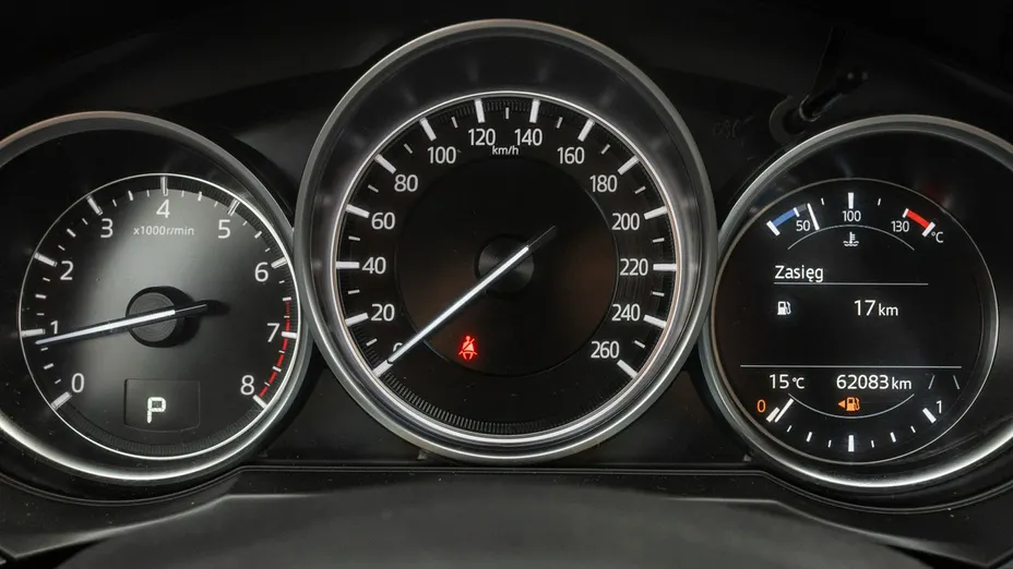 MAZDA 6 -