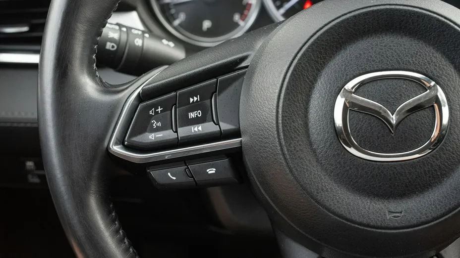 MAZDA 6 -