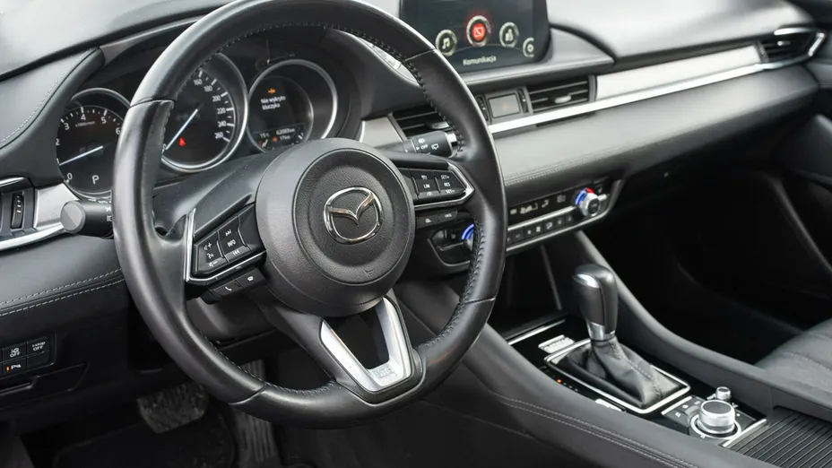 MAZDA 6 -