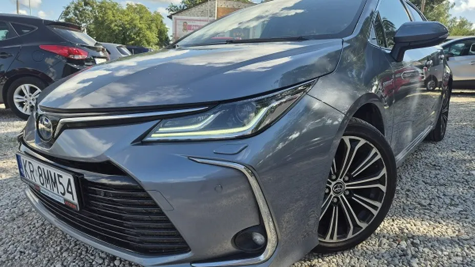 TOYOTA Corolla -