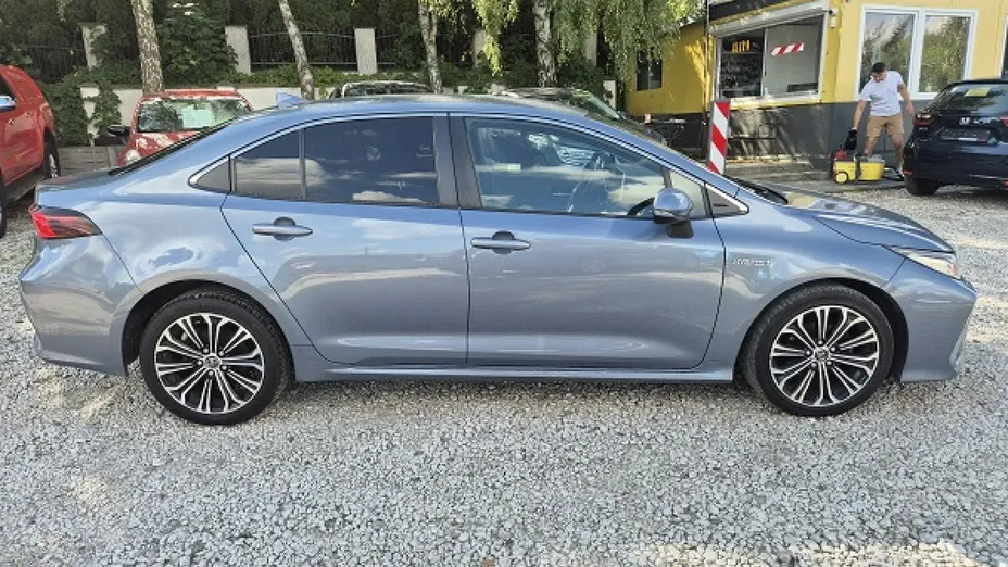 TOYOTA Corolla -