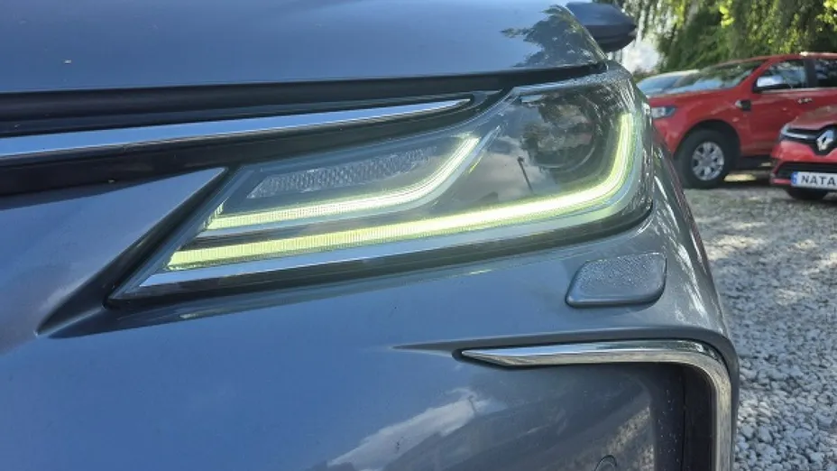 TOYOTA Corolla -
