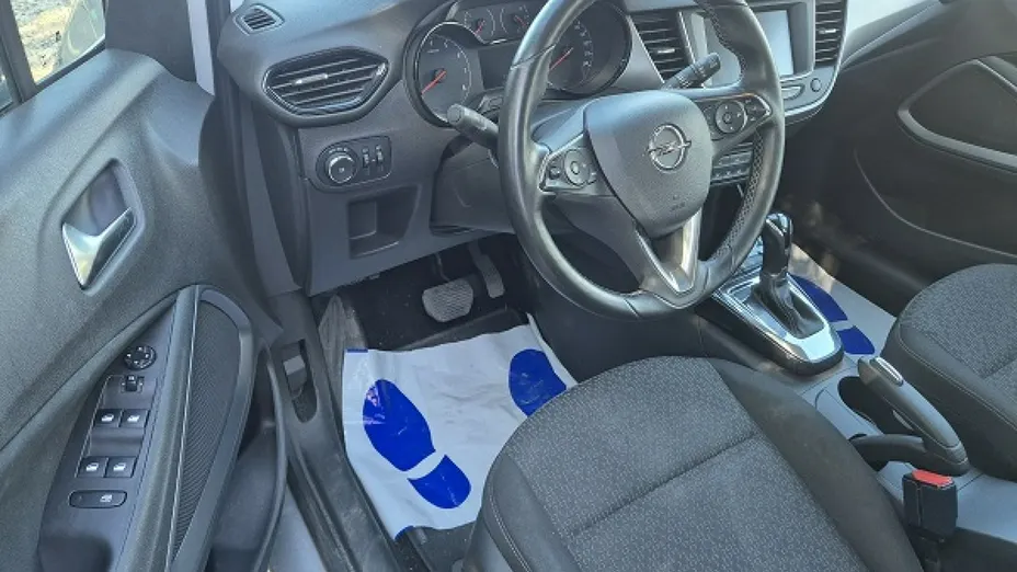 OPEL Crossland X -