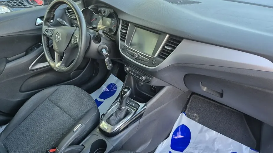 OPEL Crossland X -