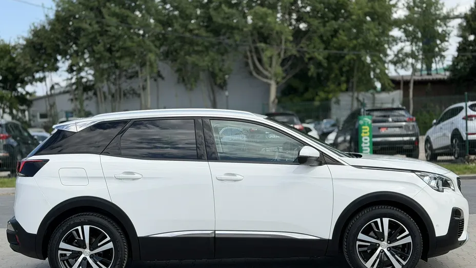 PEUGEOT 3008 -