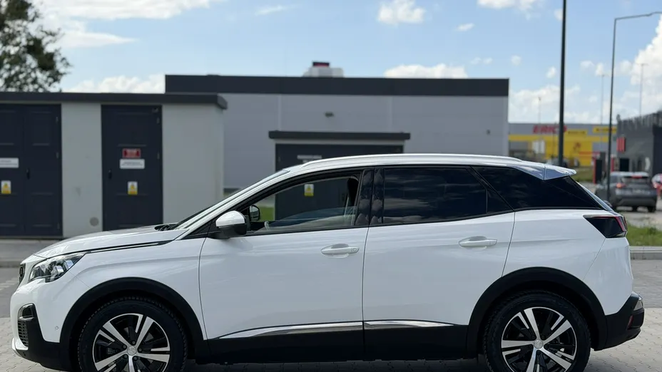 PEUGEOT 3008 -