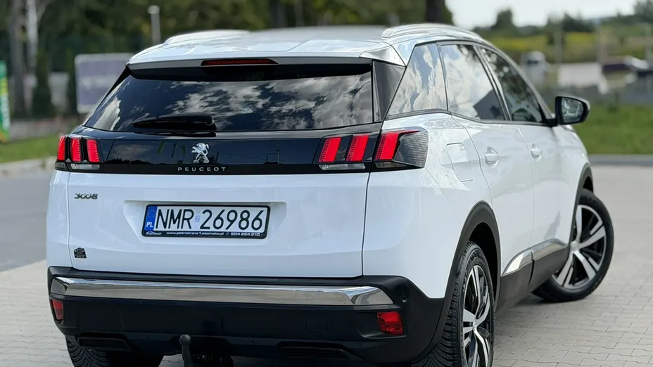 PEUGEOT 3008 -