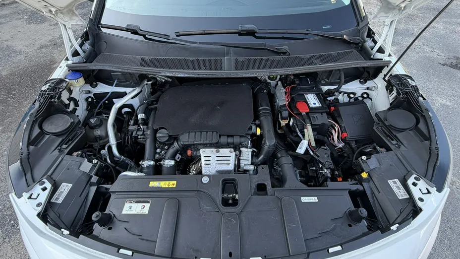 PEUGEOT 3008 -