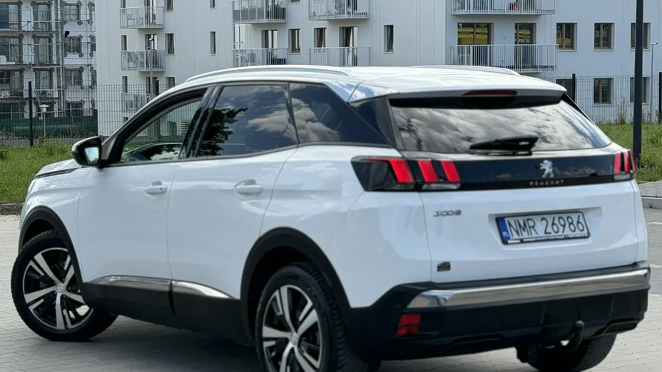 PEUGEOT 3008 -