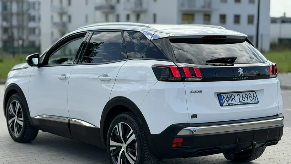 PEUGEOT 3008 -