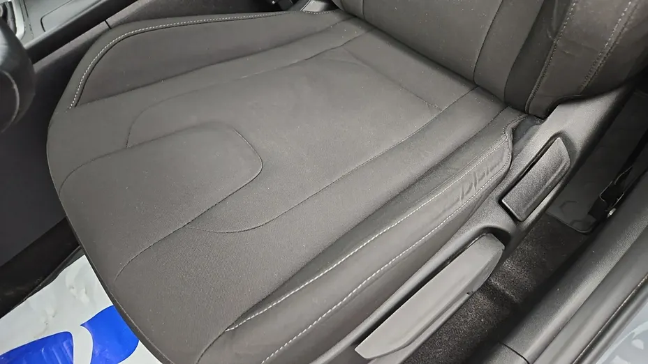 HYUNDAI Elantra -