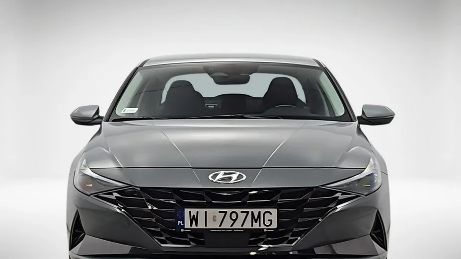 HYUNDAI Elantra -