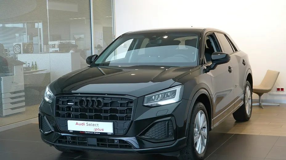 AUDI Q2 -