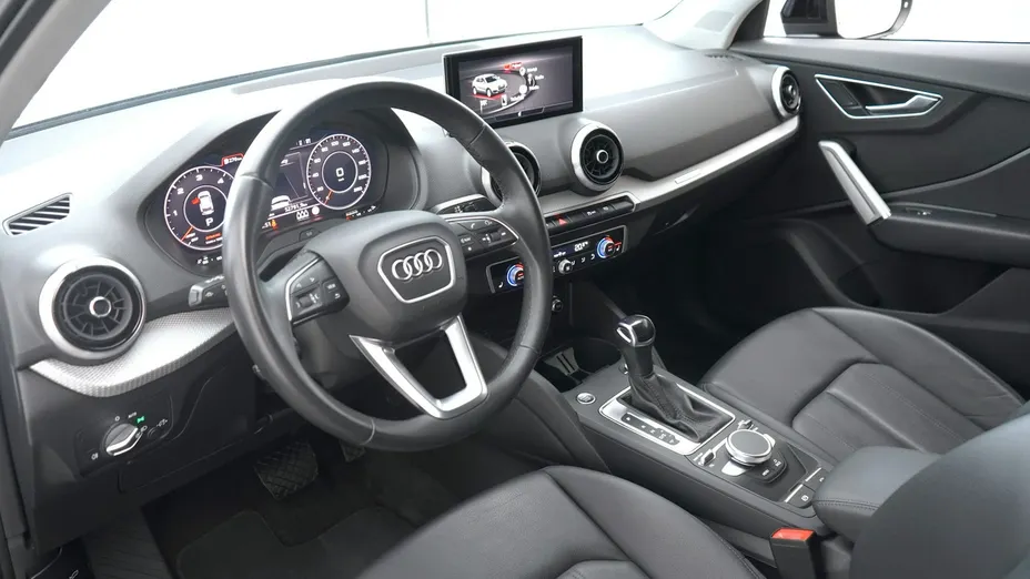 AUDI Q2 -