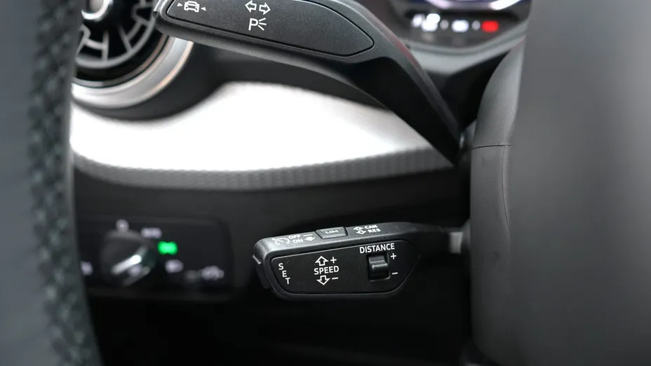 AUDI Q2 -