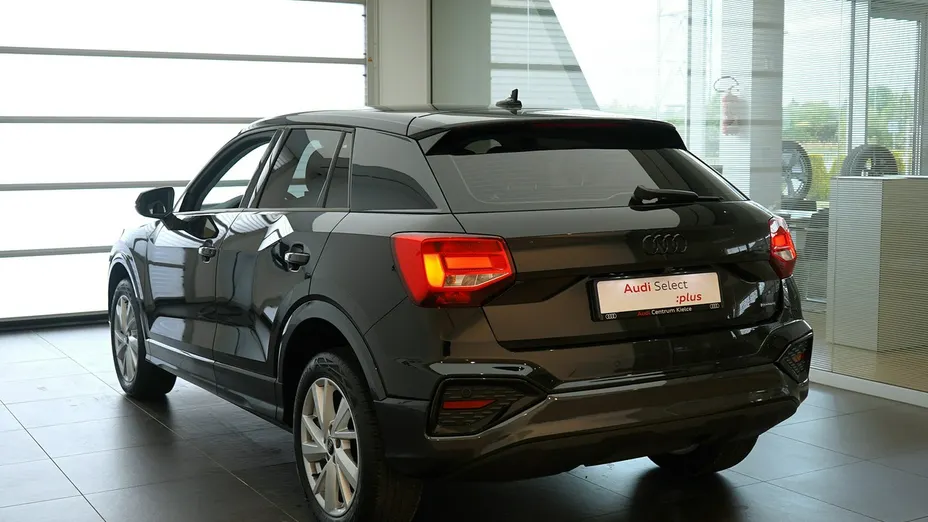 AUDI Q2 -