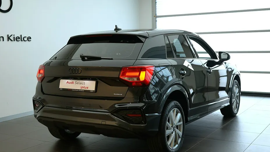 AUDI Q2 -