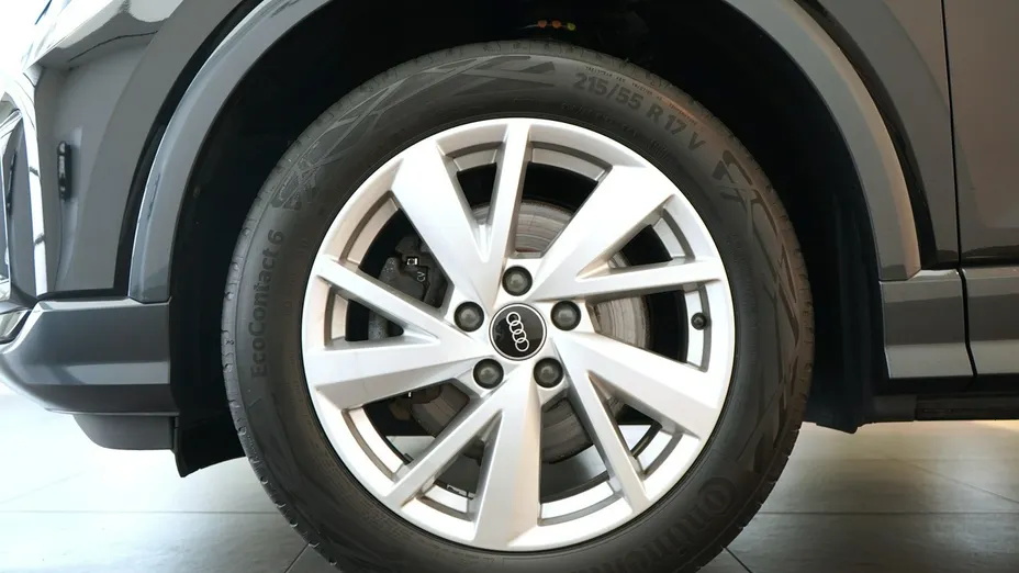 AUDI Q2 -