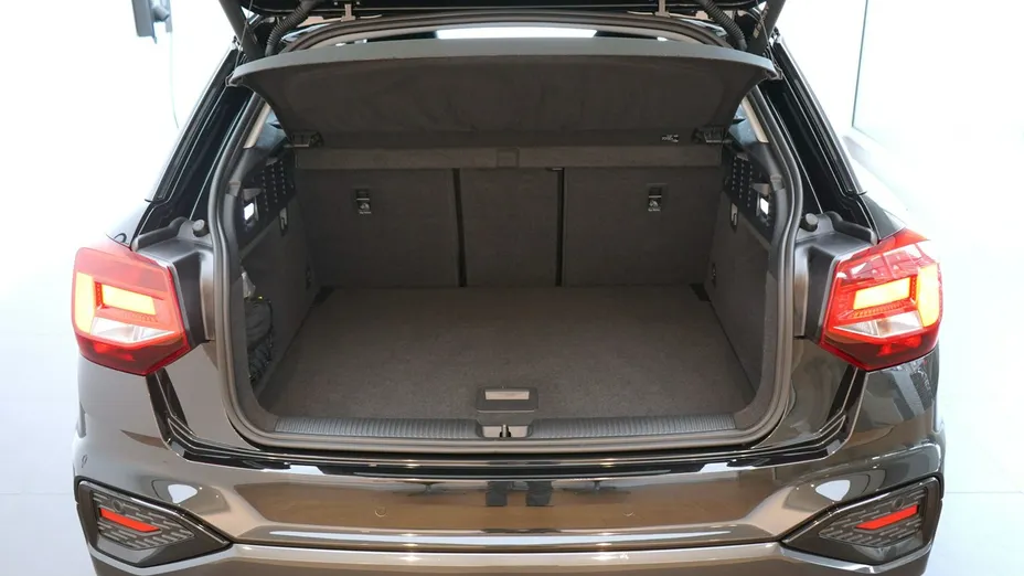 AUDI Q2 -