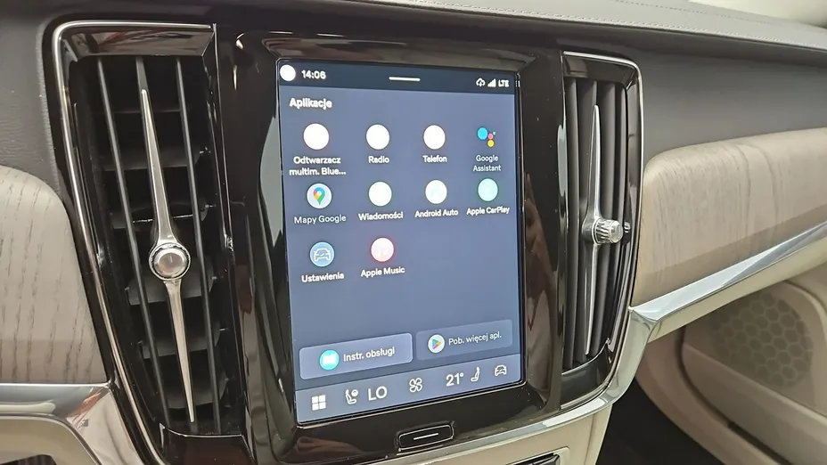 VOLVO S90 -