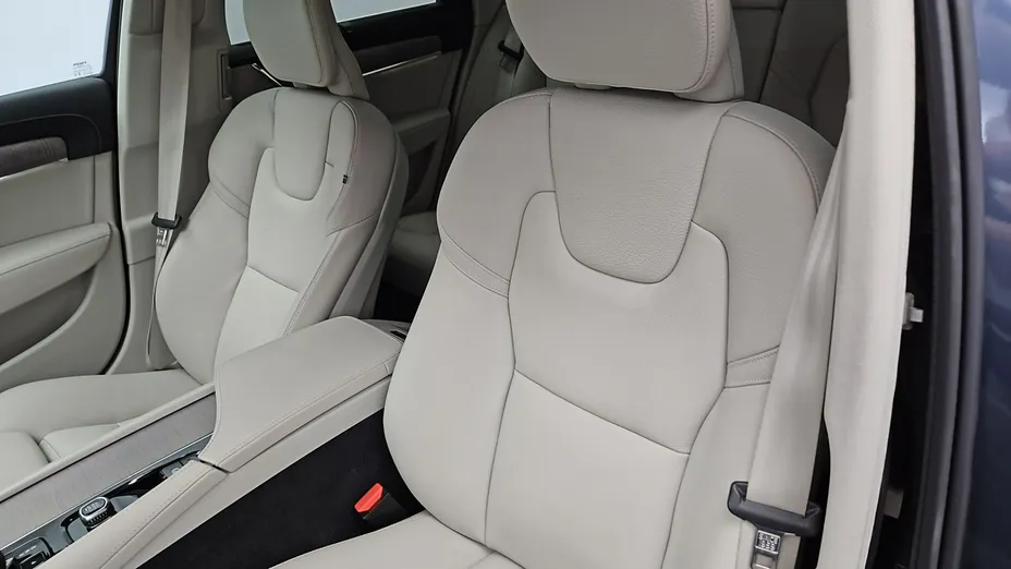 VOLVO S90 -