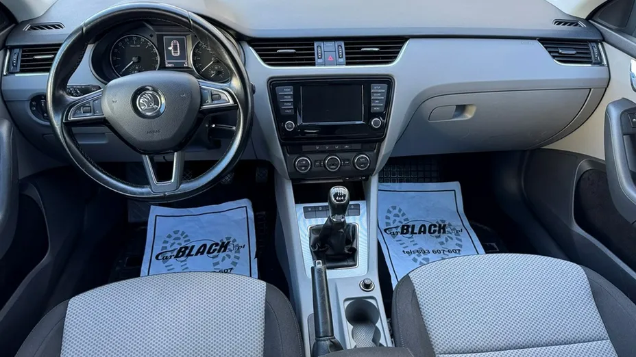 SKODA Octavia -