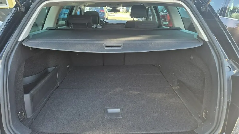 VOLKSWAGEN Passat -