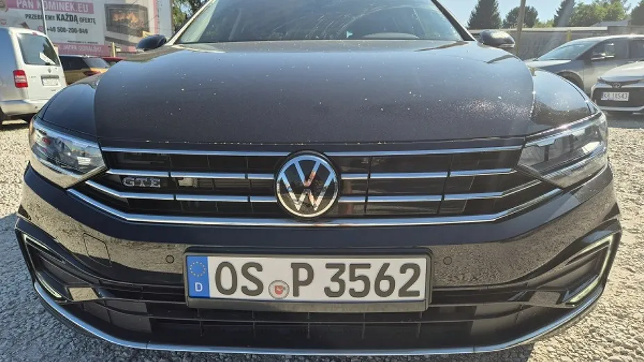VOLKSWAGEN Passat -