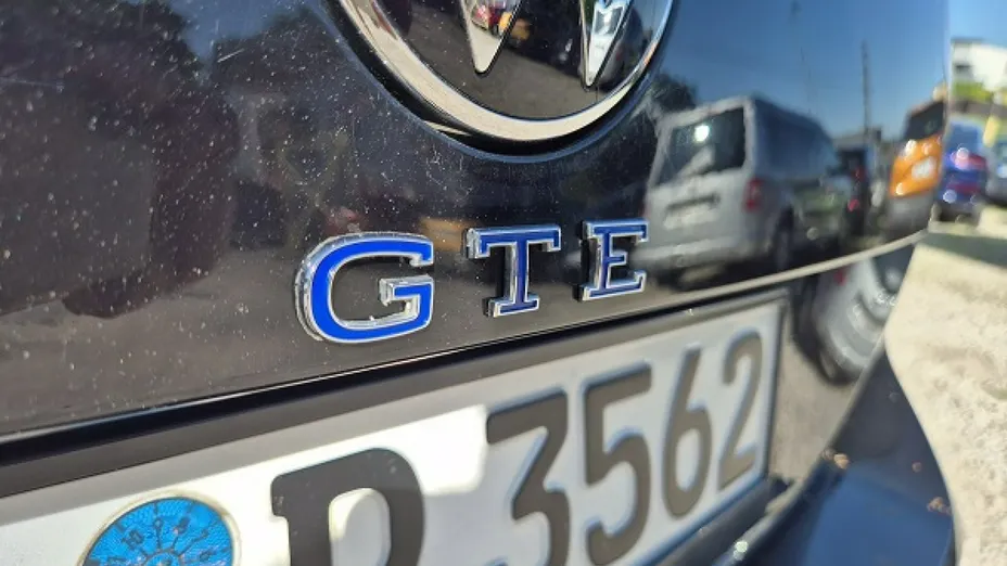 VOLKSWAGEN Passat -