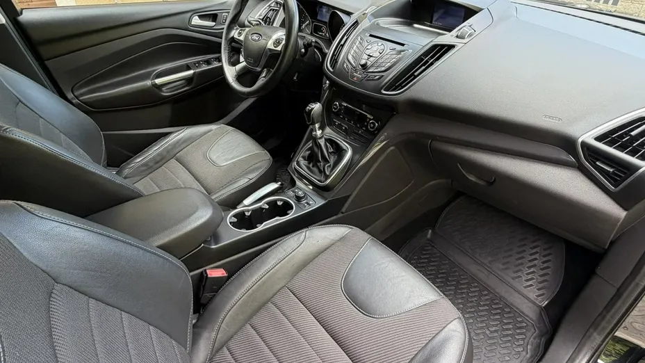 FORD Kuga -