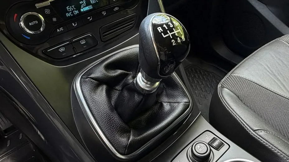 FORD Kuga -