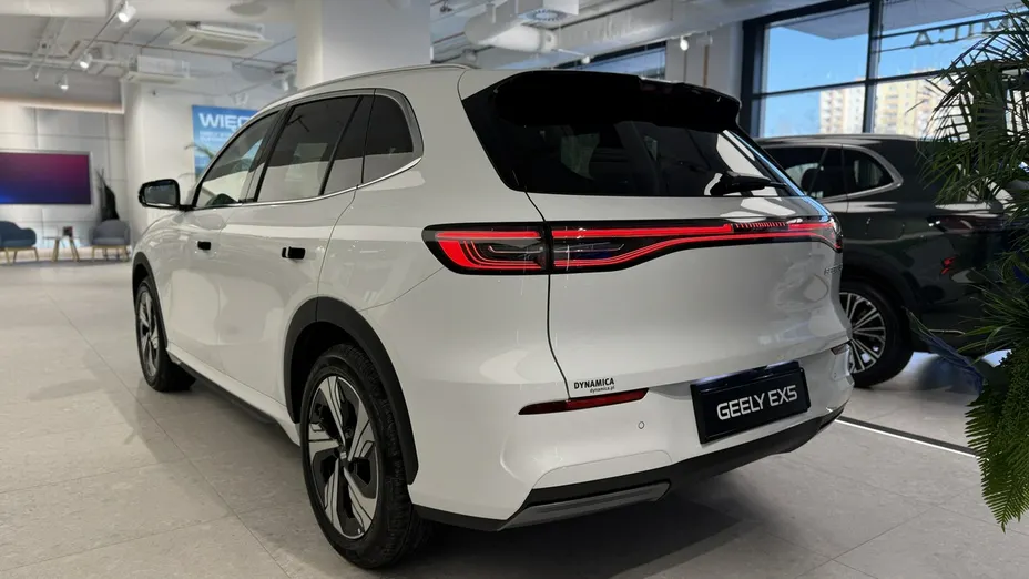 GEELY EX5 -