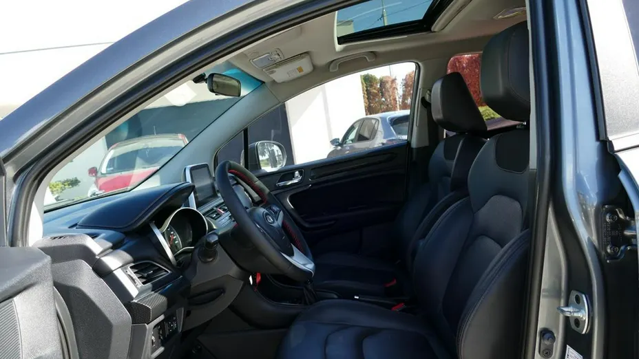 VOLKSWAGEN T-ROC -