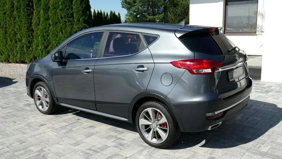 VOLKSWAGEN T-ROC -