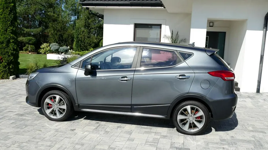 VOLKSWAGEN T-ROC -