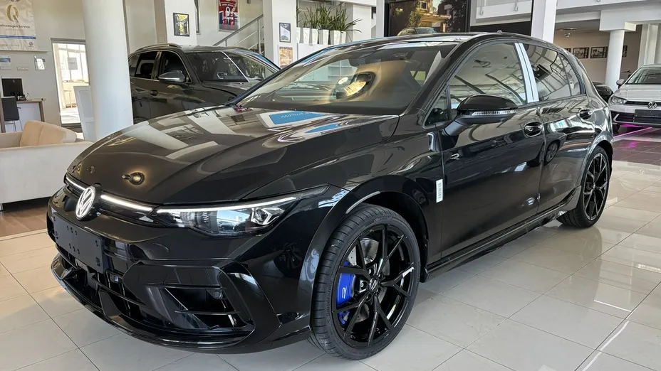 VOLKSWAGEN Golf -