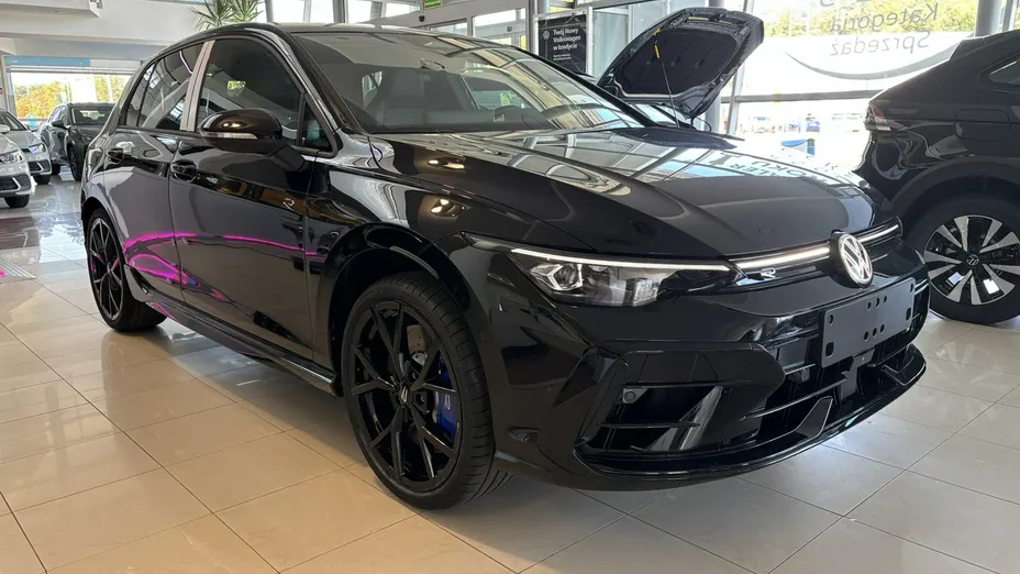 VOLKSWAGEN Golf -