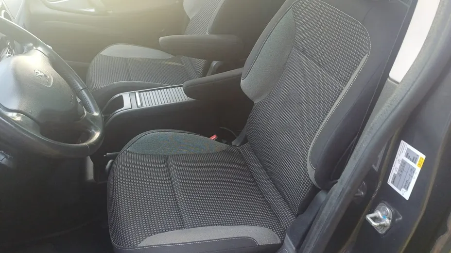 PEUGEOT Partner -