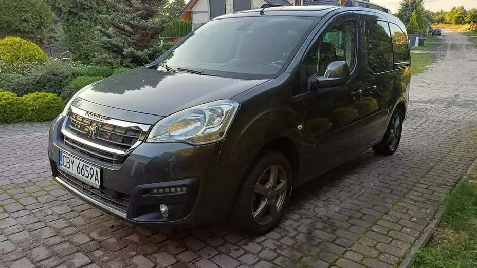 PEUGEOT Partner -