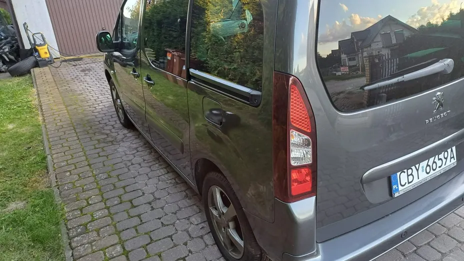 PEUGEOT Partner -