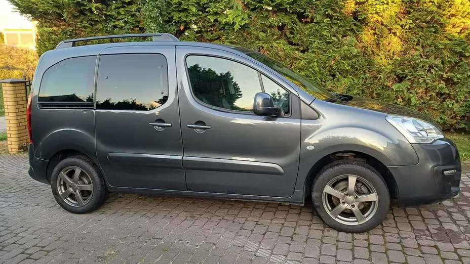 PEUGEOT Partner -