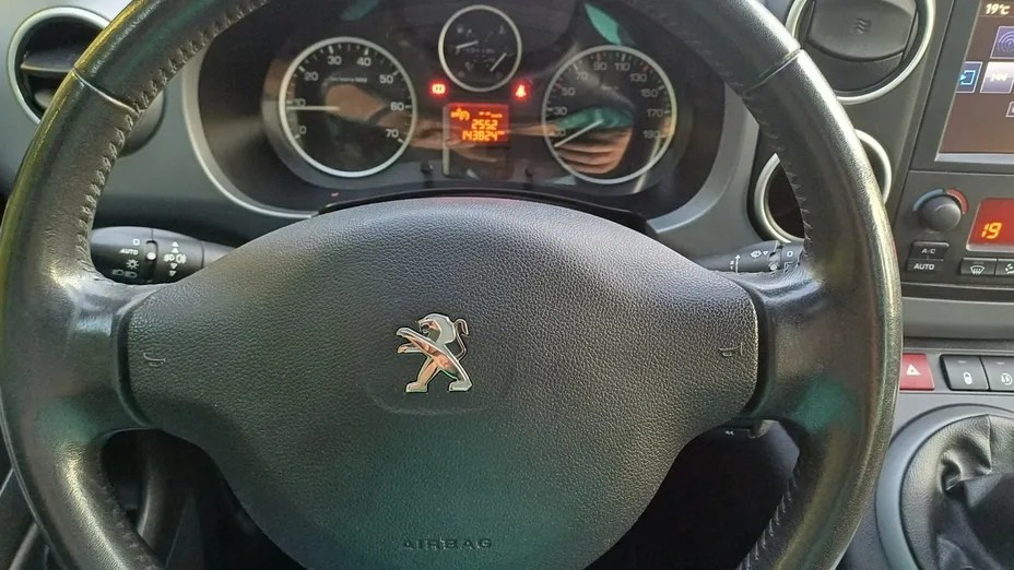 PEUGEOT Partner -