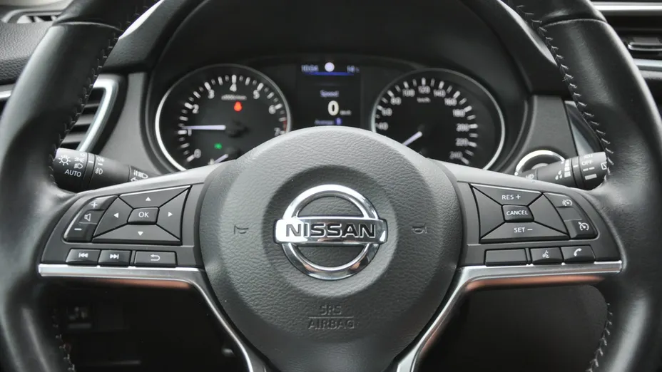 NISSAN Qashqai -