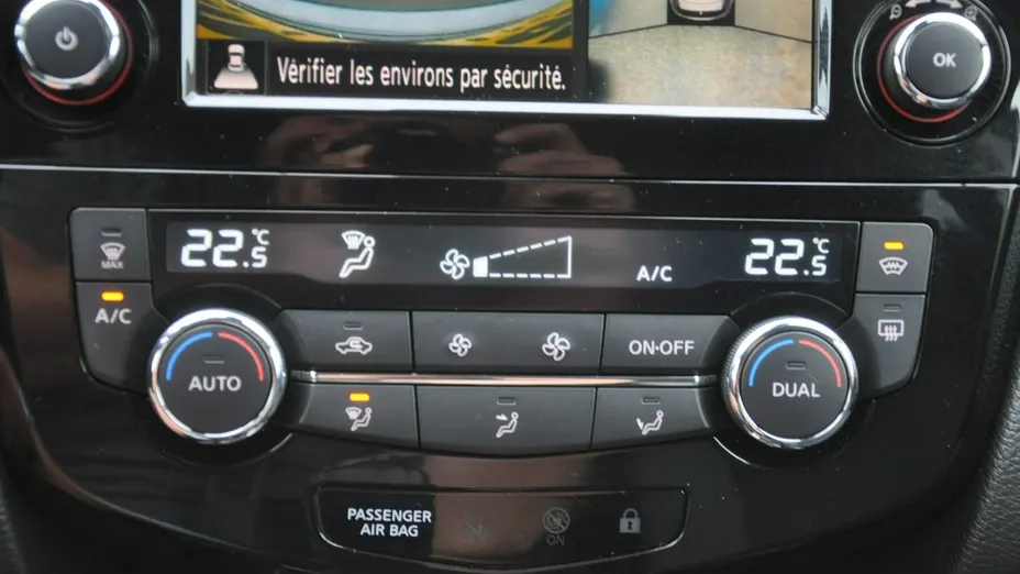 NISSAN Qashqai -