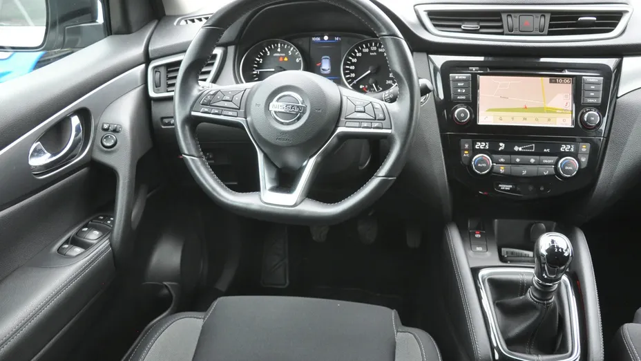 NISSAN Qashqai -