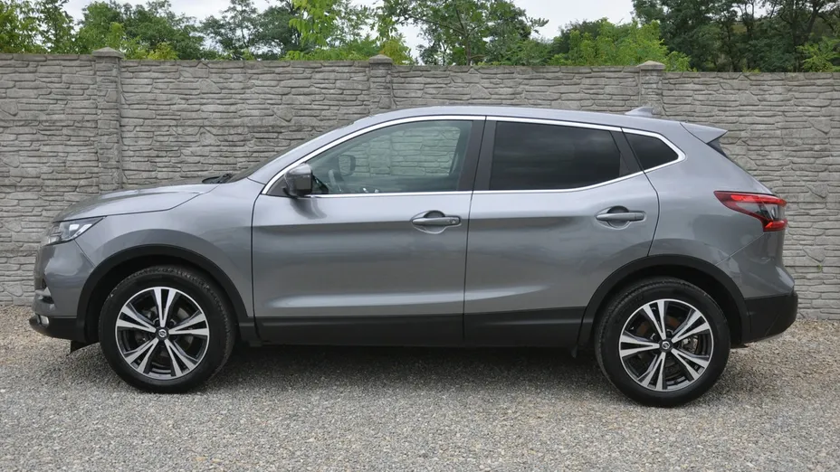 NISSAN Qashqai -